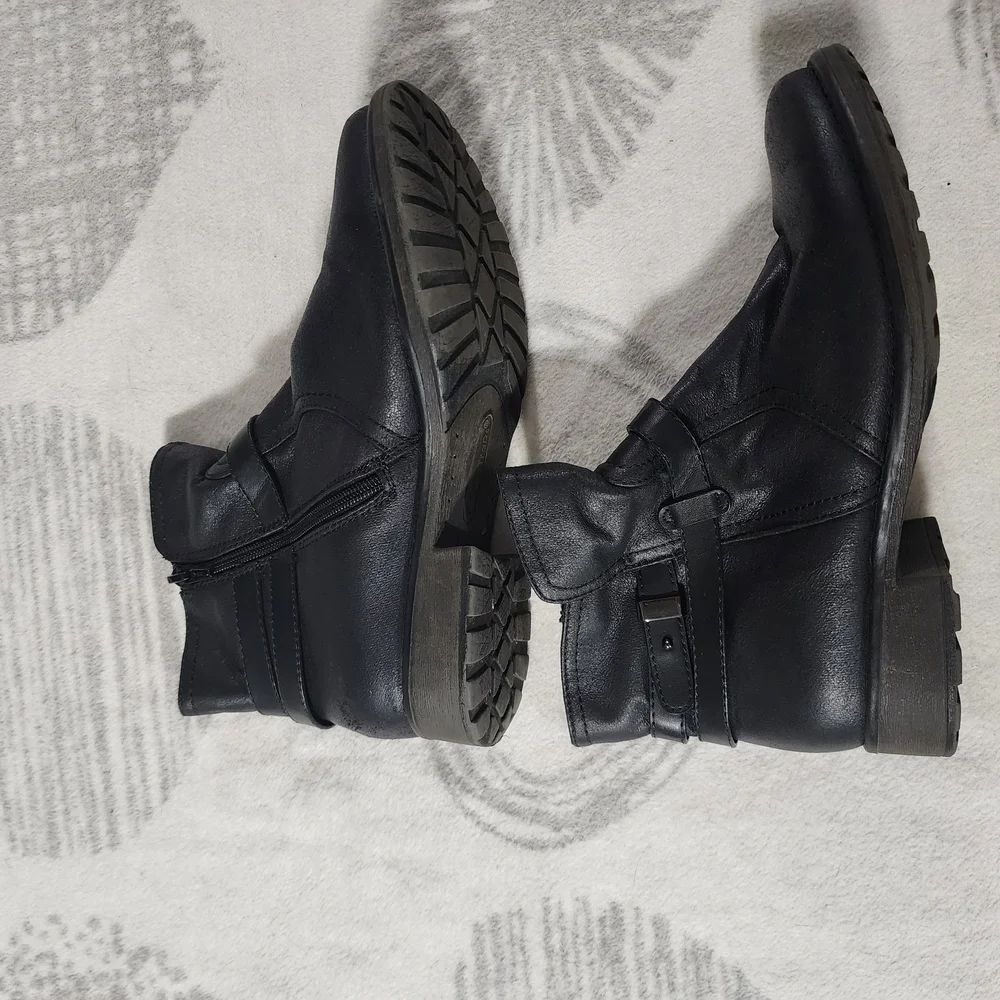 BareTraps Saint Women's Black Ankle Boots – Size 8‎